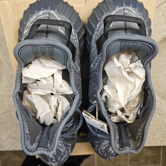 Yeezy Boost (350) V2: SIZE-US 13 - Picture 6 of 6